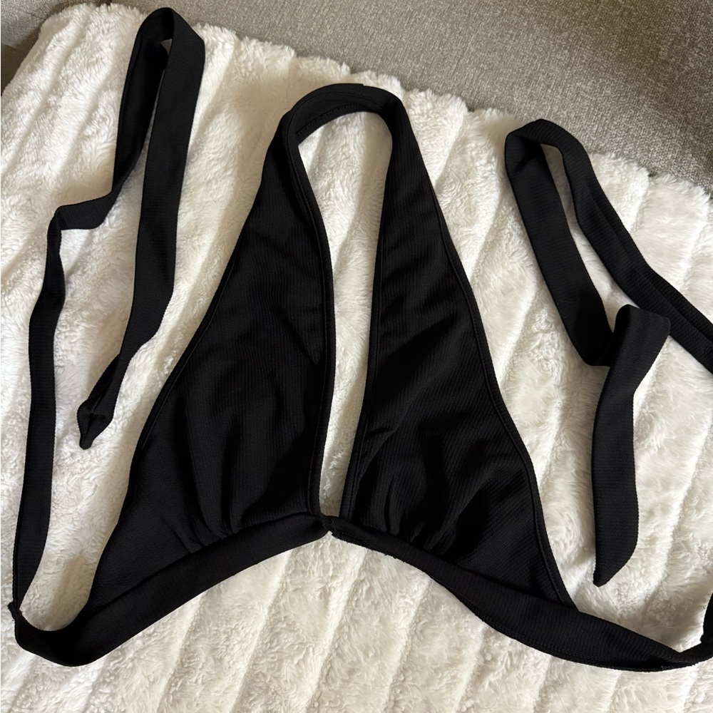 SHEIN Black Ribbed Crop Top